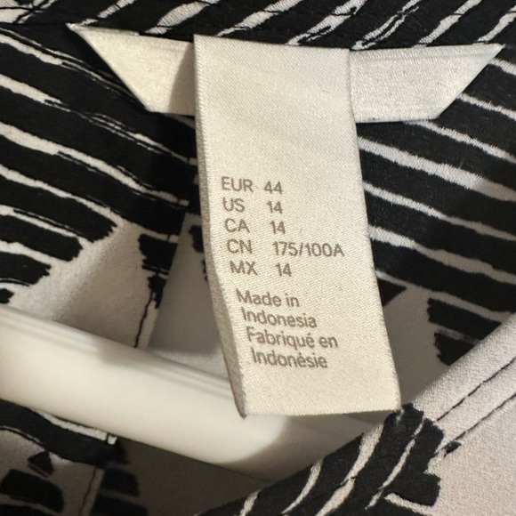 H&M - maxi dress - Picture 2 of 4